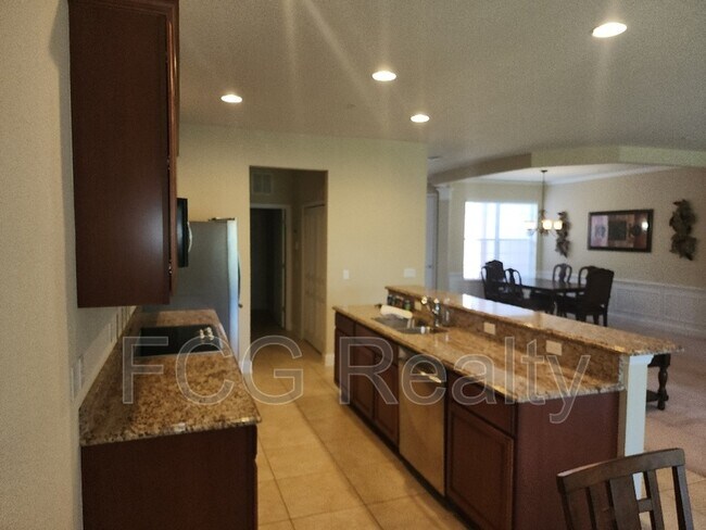 Building Photo - 1404 Milledge Ln