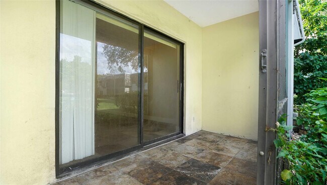 Building Photo - 3123 Oakland Shores Dr