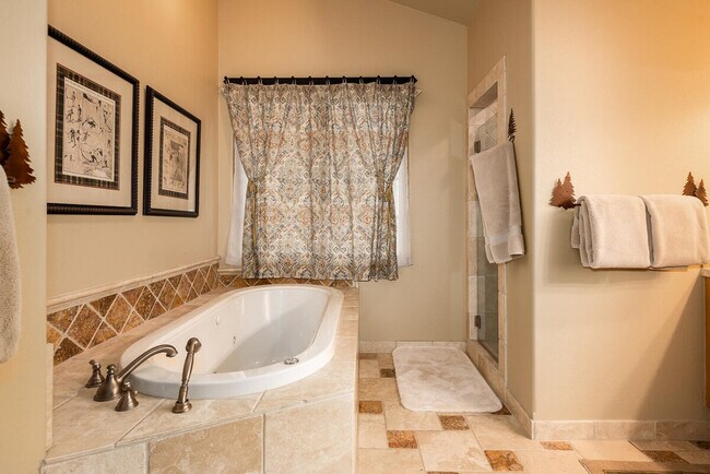 Building Photo - 4 Full Moon Rd