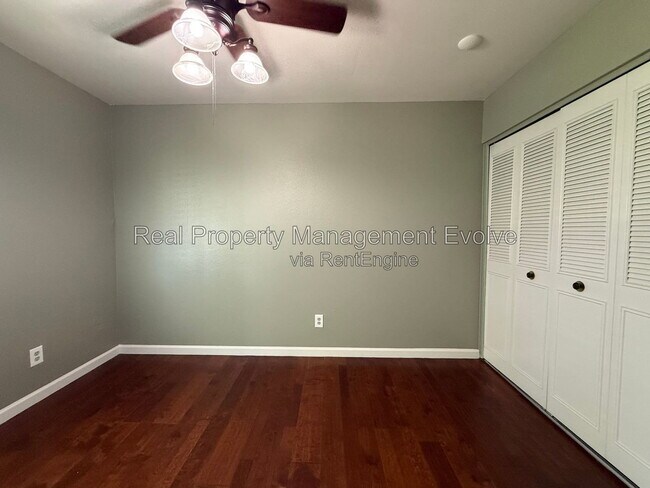 Building Photo - 4709 N 26th Ln