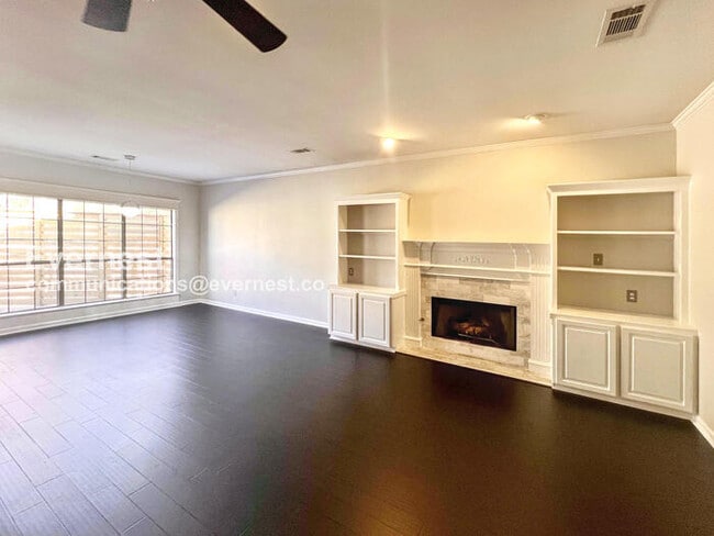 Building Photo - 2411 Stoney Creek Dr