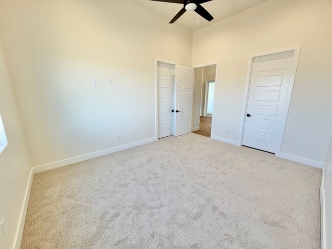 Building Photo - Beautiful Single-Level Home with Trail Access & Stunning Views!!! Pet Friendly!