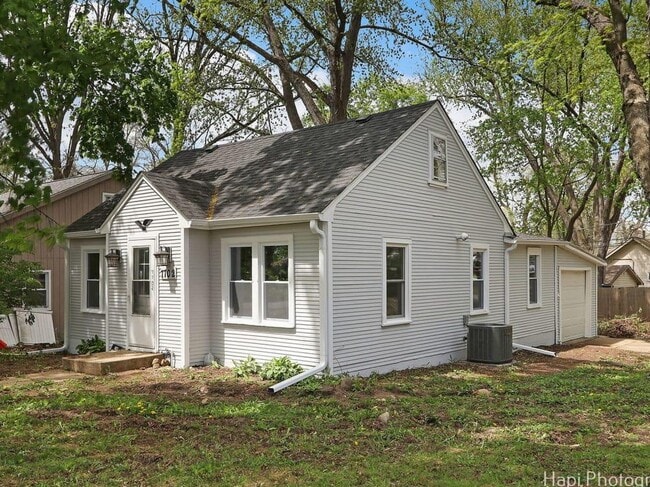 Building Photo - 7702 Oak Rd