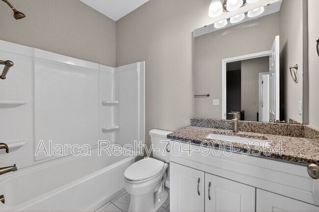 Building Photo - 425 Centerfield Dr