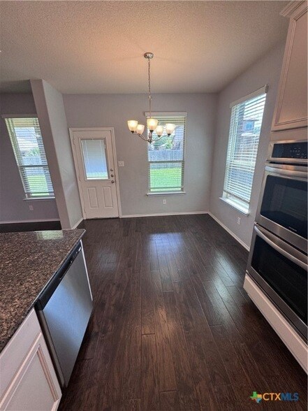 Building Photo - 1310 Stonewall Ridge