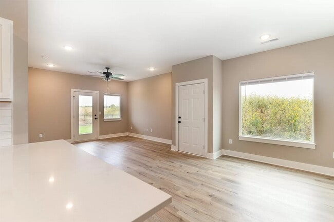 Building Photo - 1643 S Limuel Cir