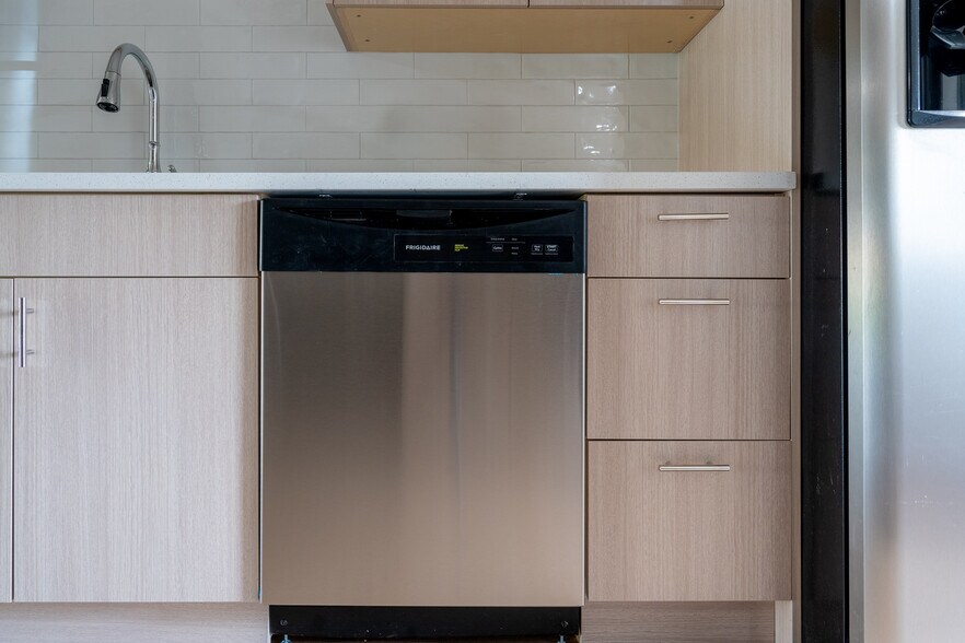 Building Photo - 21511 4th Ave W