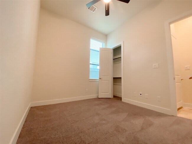 Building Photo - 78 N Hutcheson St