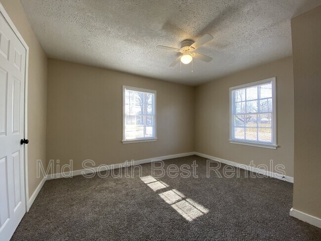 Building Photo - 3670 Townes Ave
