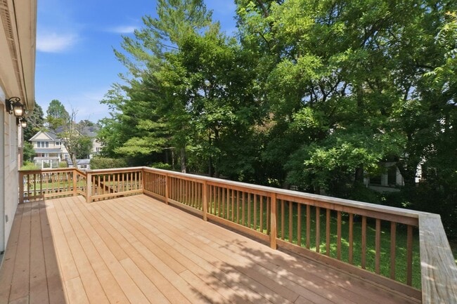 Building Photo - Chevy Chase Home | 4 Bed | 3.5 Bath | 2,500 Sf | Driveway Parking | Large Fenced-In Backyard w/ Deck