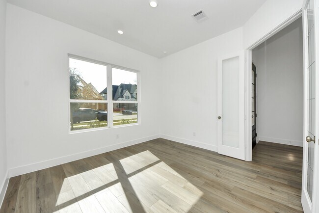 Building Photo - 31046 Vintage Crk Ln