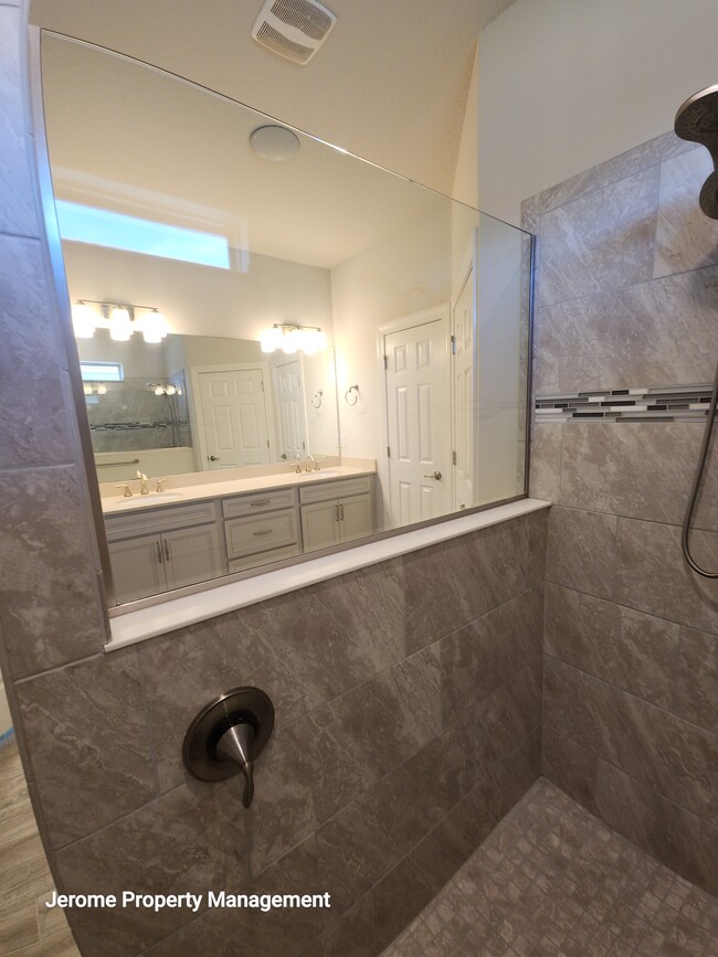 Building Photo - 18743 Coastal Shr Ter