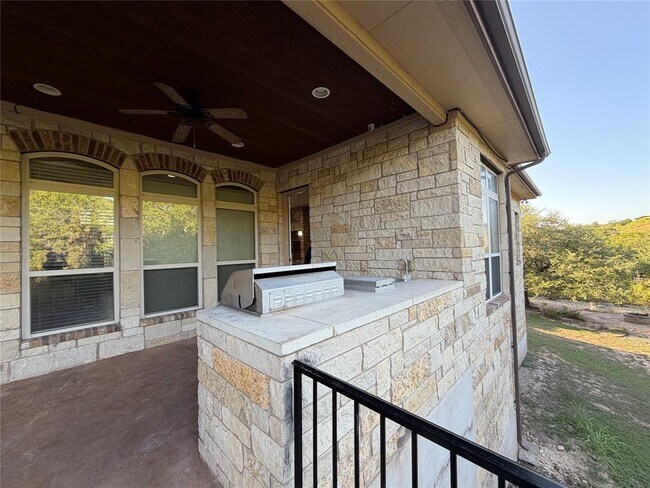 Building Photo - 5449 Diamante Dr