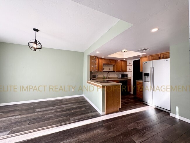 Building Photo - 1981 N Terraza de la Cienega