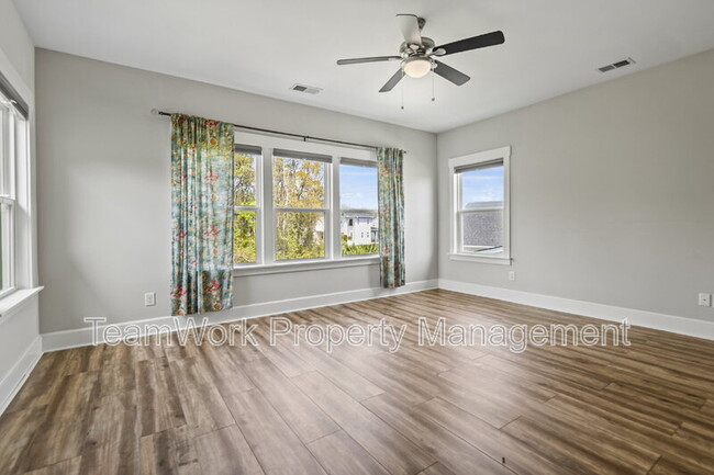 Building Photo - 1485 Menhaden Ln