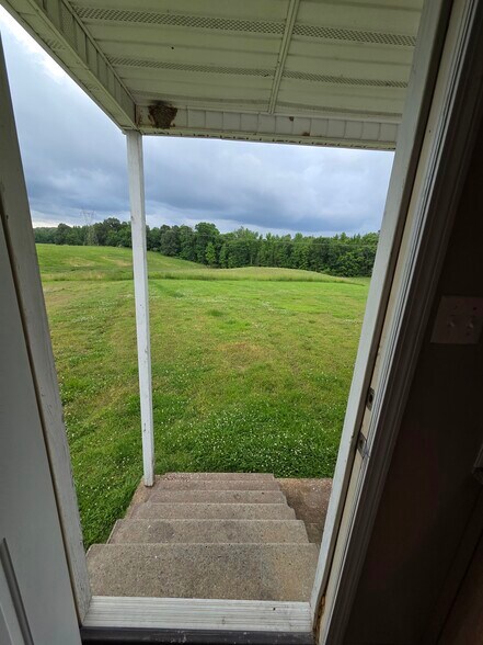 Building Photo - 154 Davis Ln