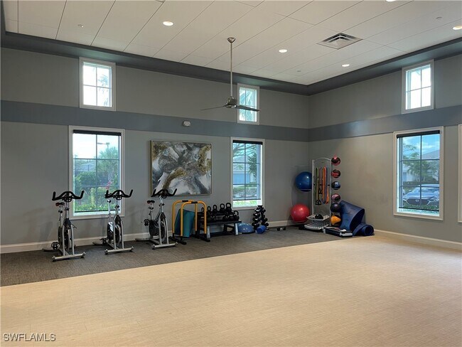 Building Photo - 9213 Cayman Dr