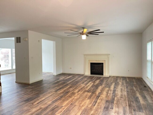 Building Photo - 1437 Bridgeport Terrace