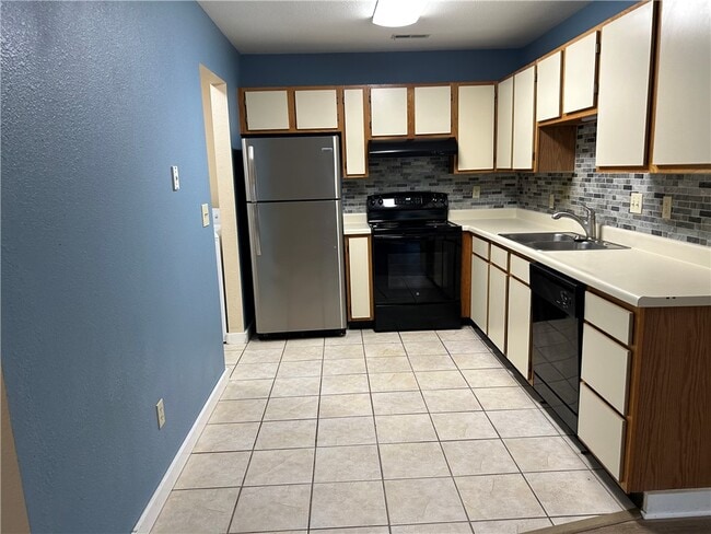 Building Photo - 1433 N Dawn Dr