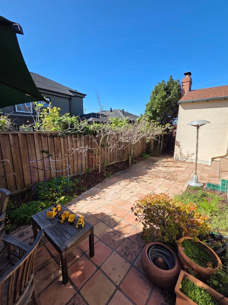 Building Photo - 6746 Cutting Blvd