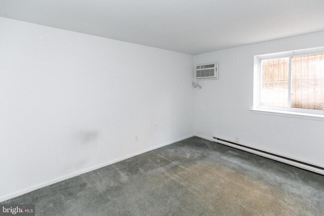 Building Photo - 311 N 33rd St
