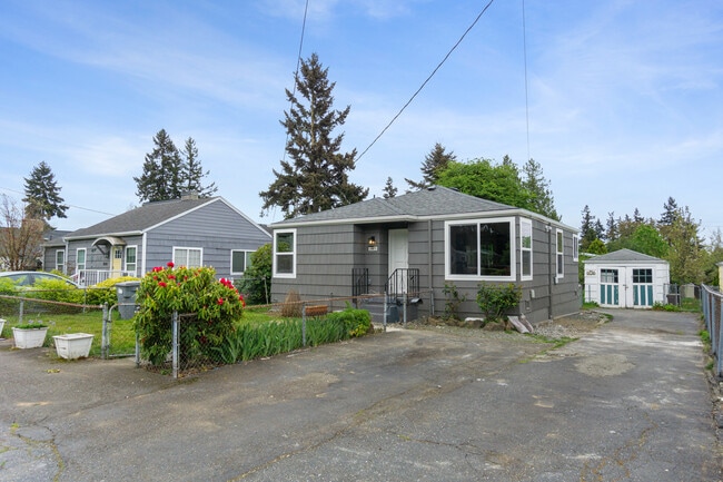 Building Photo - 1443 SW 148th St
