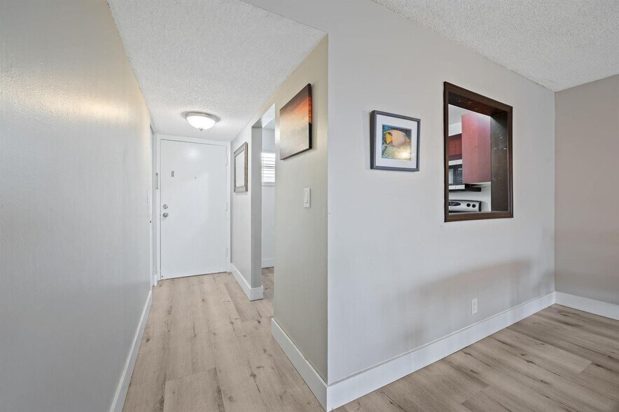 Building Photo - 403 NW 68th Ave