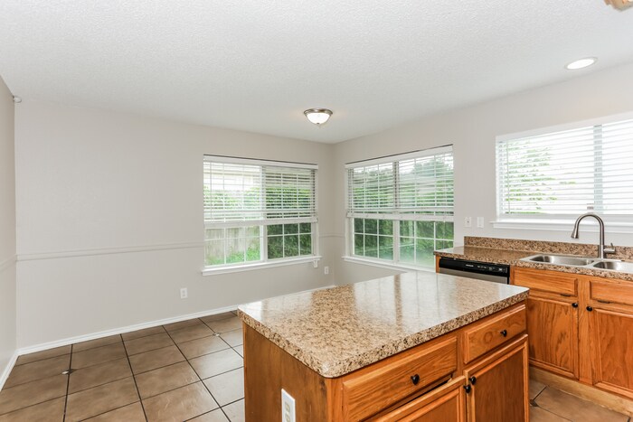 Building Photo - 6602 Pecanwood Dr