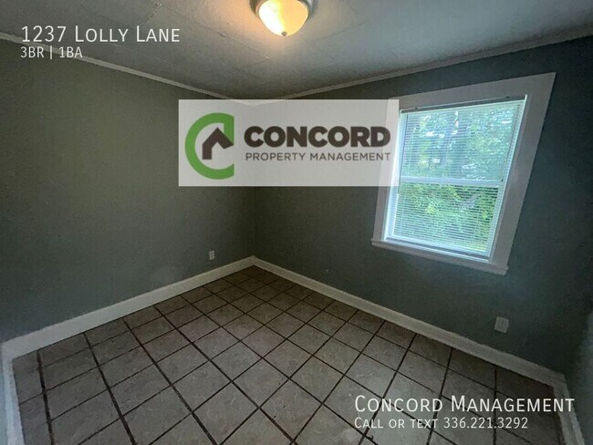 Building Photo - 1237 Lolly Ln