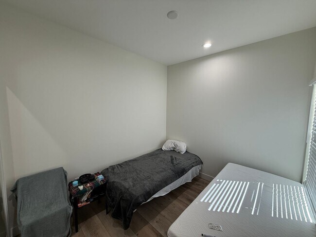 Building Photo - Newly Built in 2025!  4BD/2BA