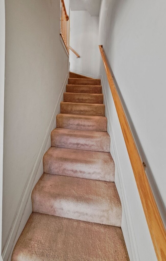 Building Photo - 3074 Esser Pl