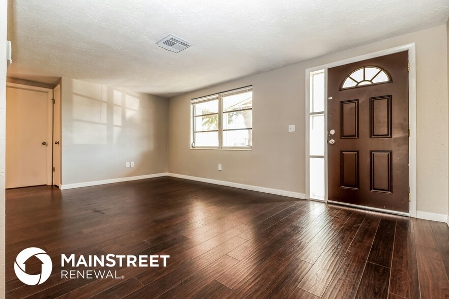 Building Photo - 3353 Trask Dr