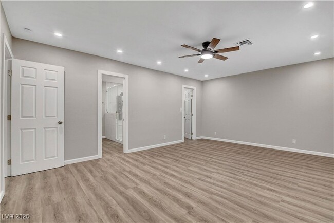 Building Photo - 612 Buttonwood Ln