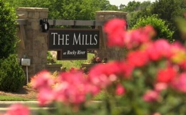 Building Photo - 3BR 2.5BA Home w/Resort Style Amenities at The Mills at Rocky River