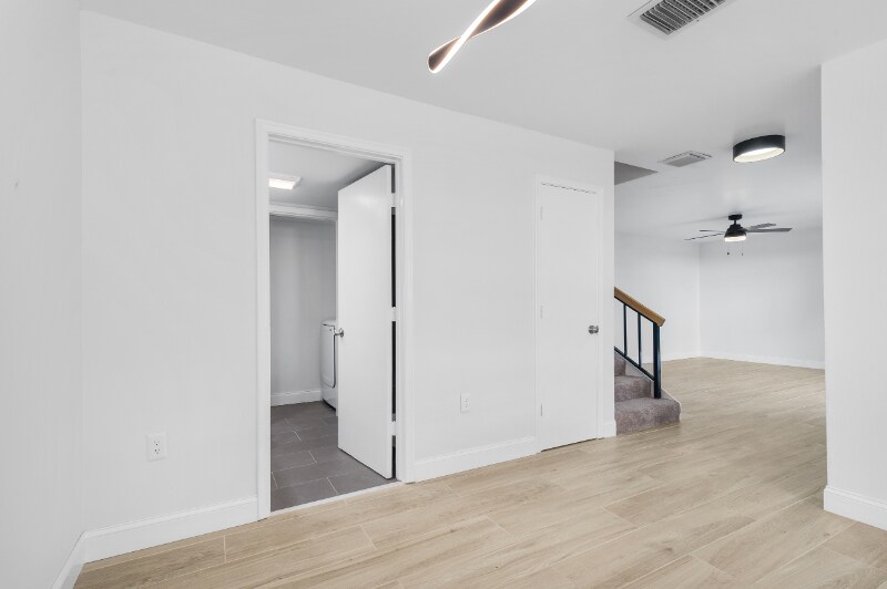 Building Photo - 2695 Albatross Rd N