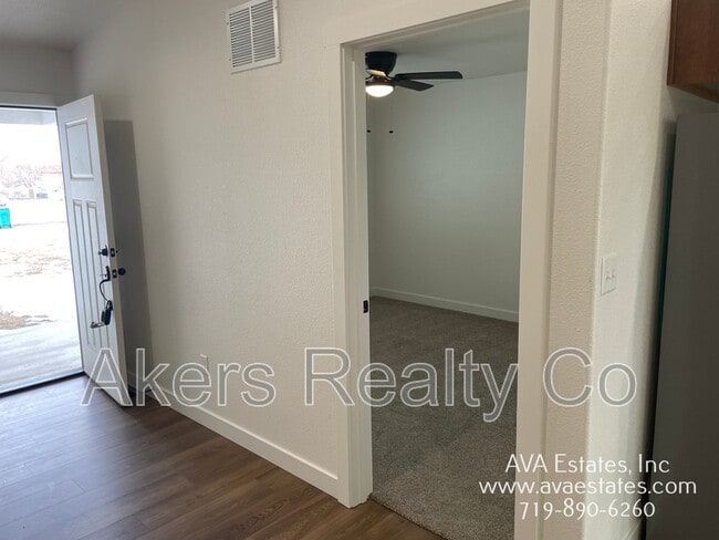 Building Photo - 970 S Coral Pl