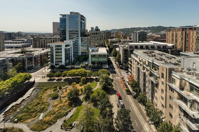 Building Photo - Modern Elegance at the Cosmopolitan on the Park