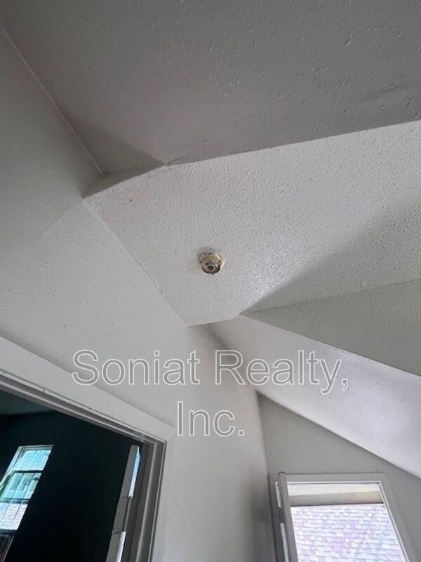 Building Photo - 2119 N Villere St