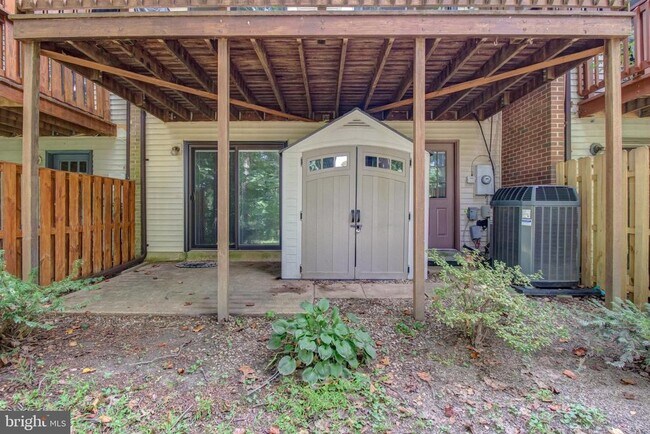 Building Photo - 5707 Waters Edge Landing Court