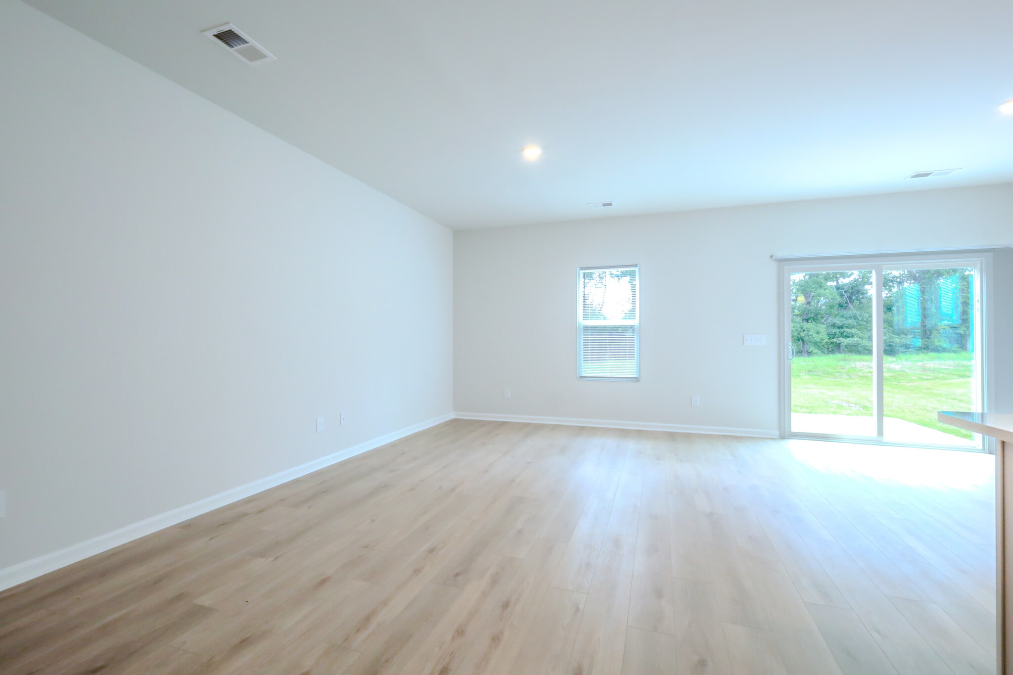 Living area - 1510 Alvin Pond Dr