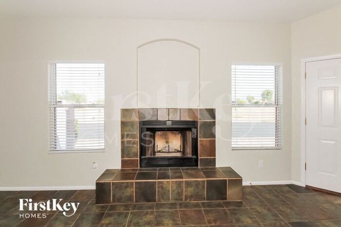 Building Photo - 9747 N Sandy Valley Dr