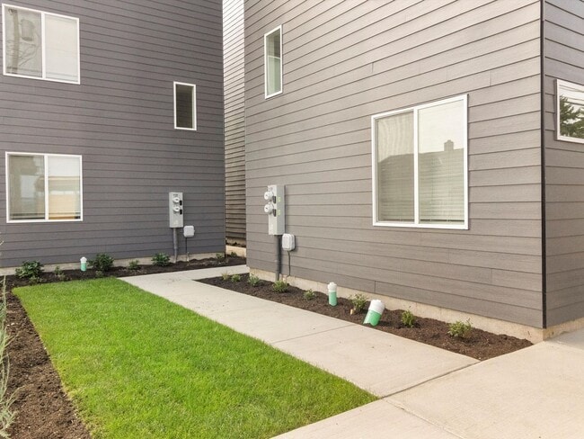 Building Photo - Brand New Construction!