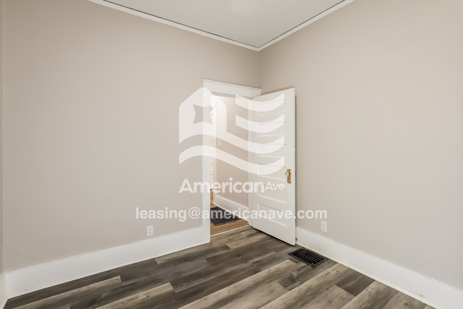 Building Photo - 2933 Park Ave