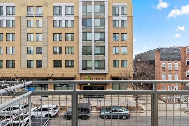 Building Photo - 701 Lamont St NW