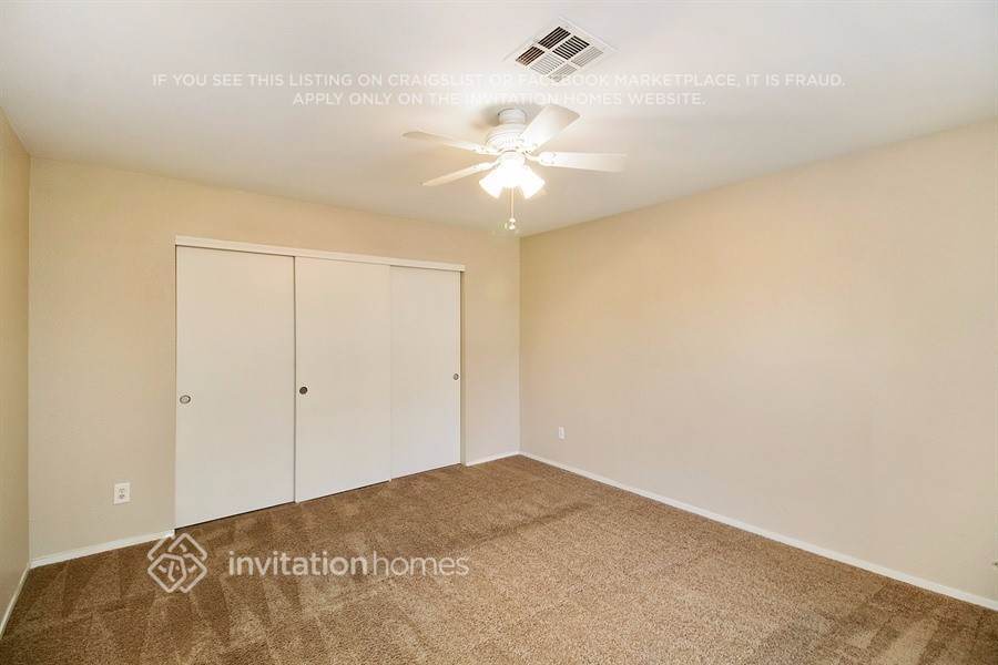Building Photo - 5925 Kenmore St