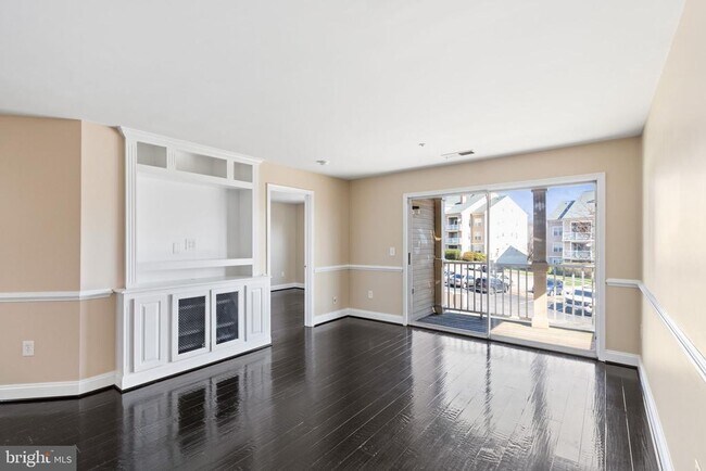 Building Photo - 1031 Gardenview Loop
