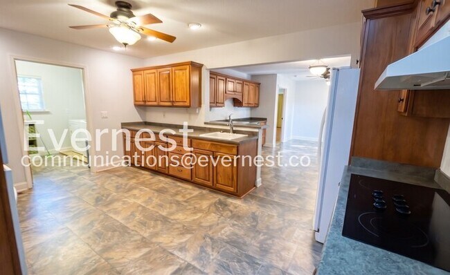 Building Photo - 5737 Garret Drive