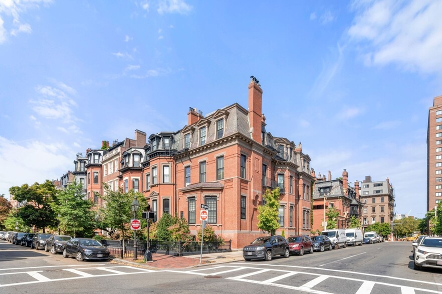 Building Photo - 103 Marlborough St