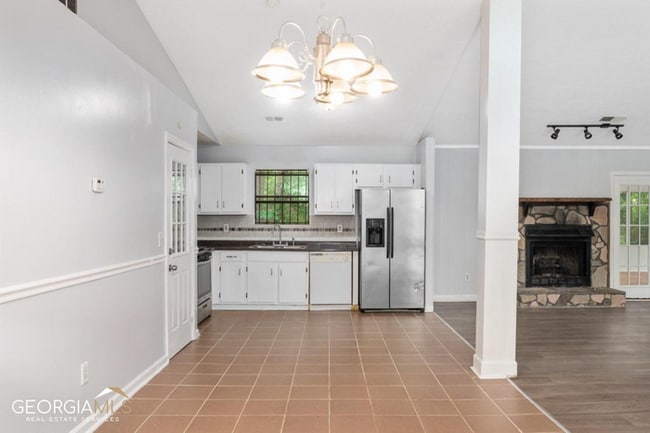Building Photo - 5825 Vernier Dr SW