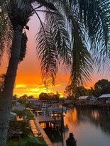 Building Photo - 8733 Bay Pointe Dr